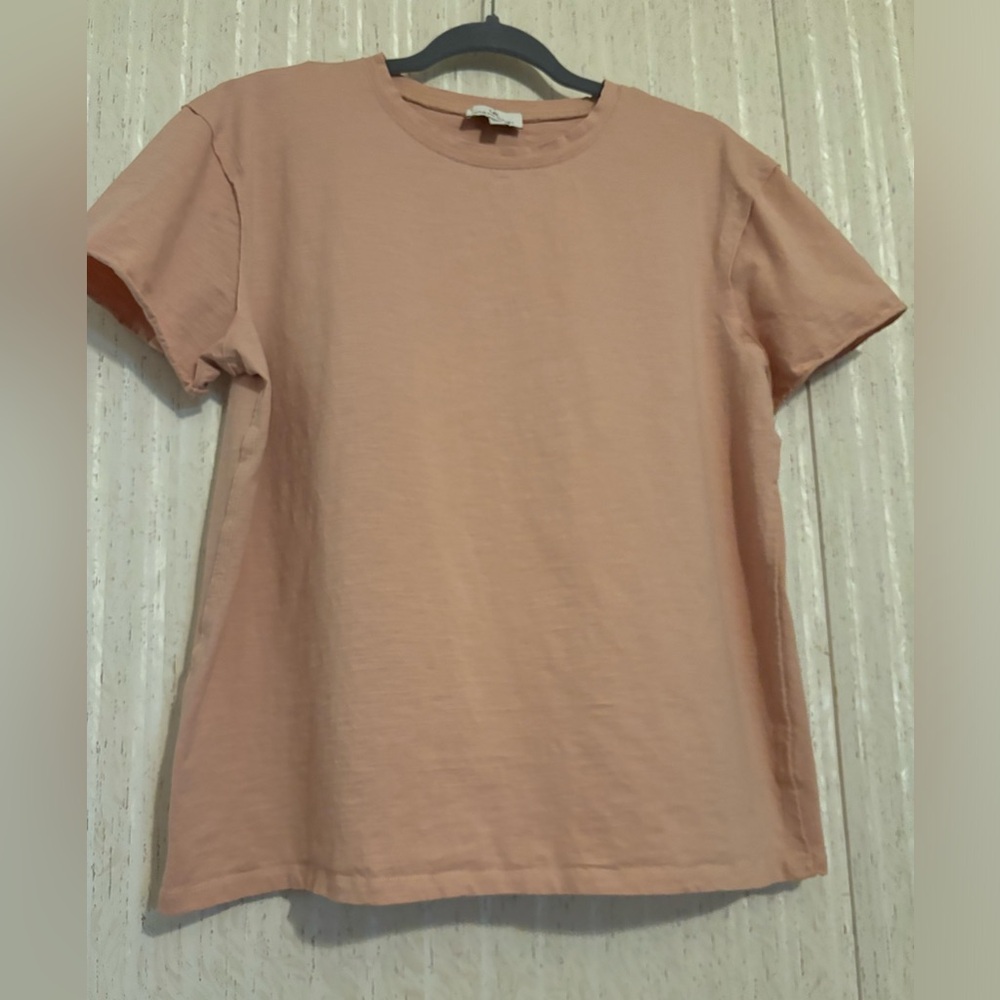 💕 (4/$15) Urban Daizy Pink Tee Shirt